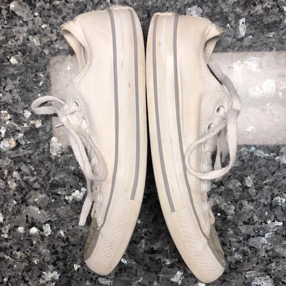 Converse All-Star Chuck Taylor Lo Glitter Toe Sneakers - Picture 6 of 17